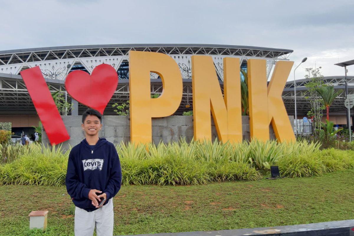 Aktivitas penerbangan di Bandara Supadio normal, tidak terganggu asap