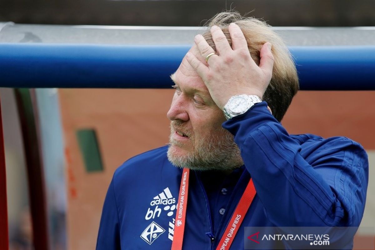 Robert Prosinecki, pelatih Bosnia mundur usai dikalahkan Armenia