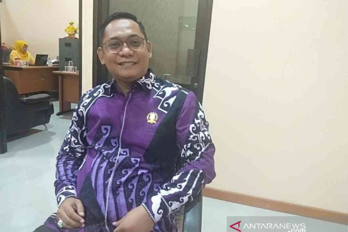 Asep Surya Atmaja adik kandung Bupati Bekasi janji akan tetap kritis di DPRD