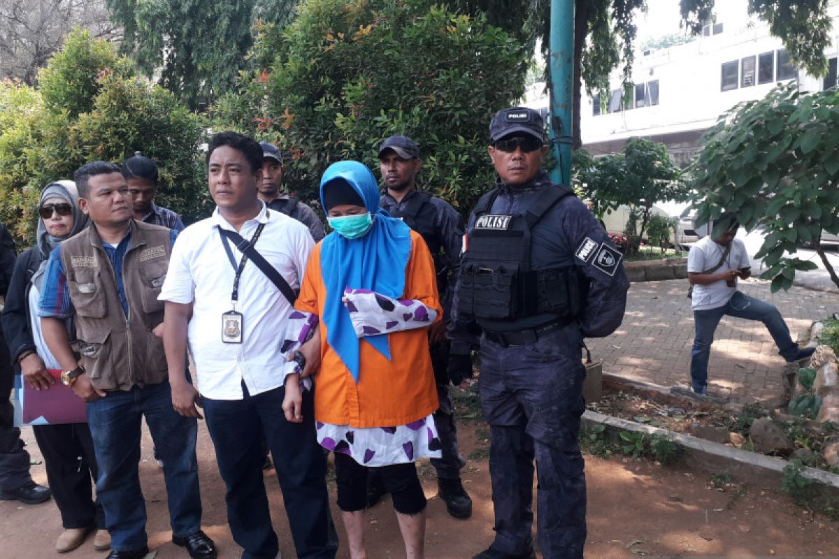 Istri bunuh suami dan anak, polisi gelar rekonstruksi 62 adegan