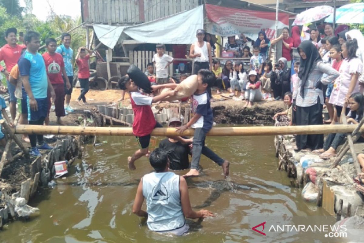 Ratusan masyarakat Gabek Dua meriahkan Pesta Rakyat HUT RI ke 74