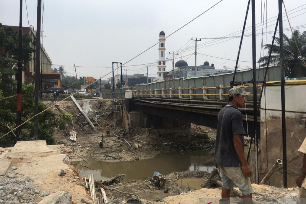 VIDEO - Jembatan Sail Pekanbaru diperlebar. Untuk apa?