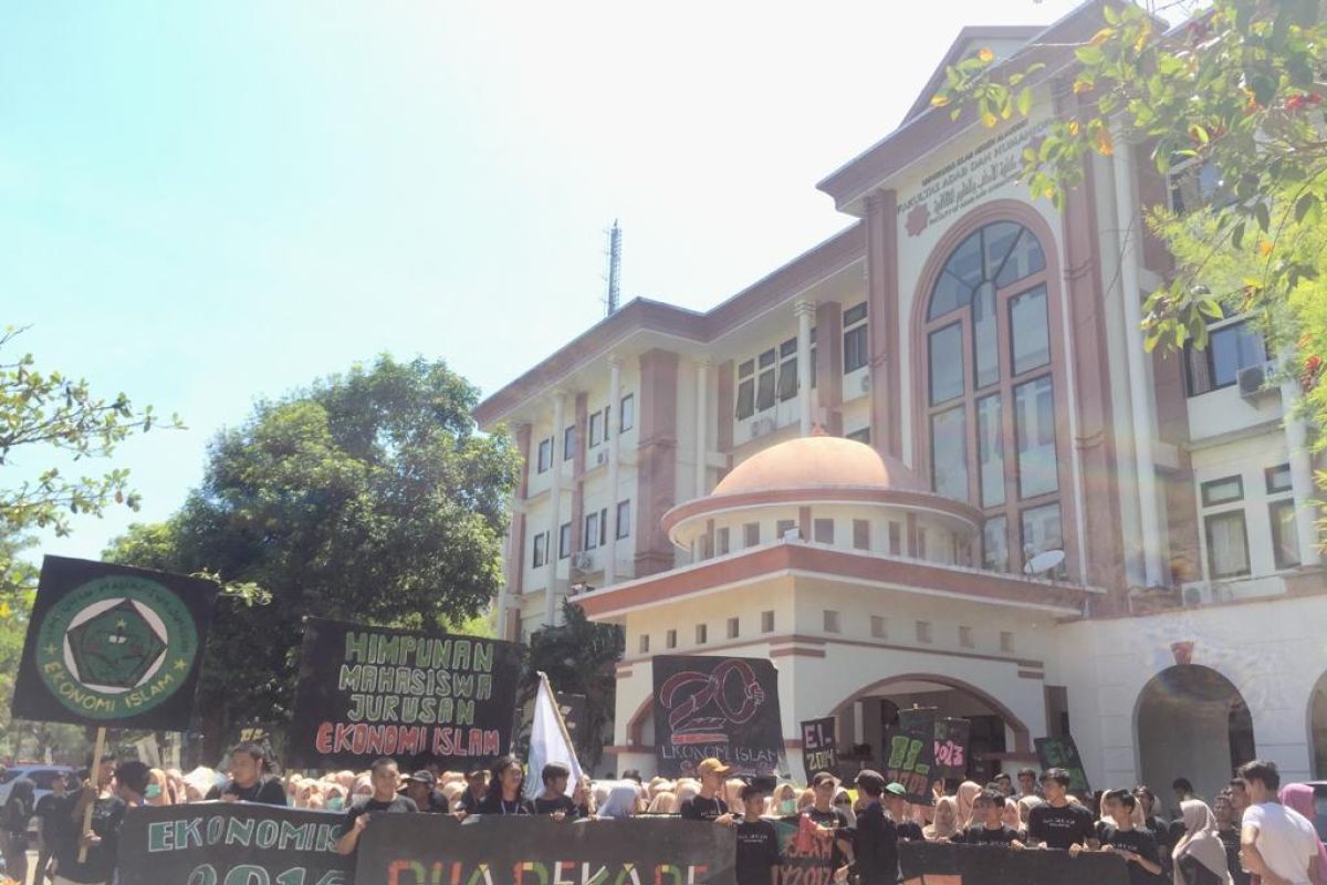 Pawai mahasiswa tandai dua dekade Jurusan Ekonomi Islam UINAM