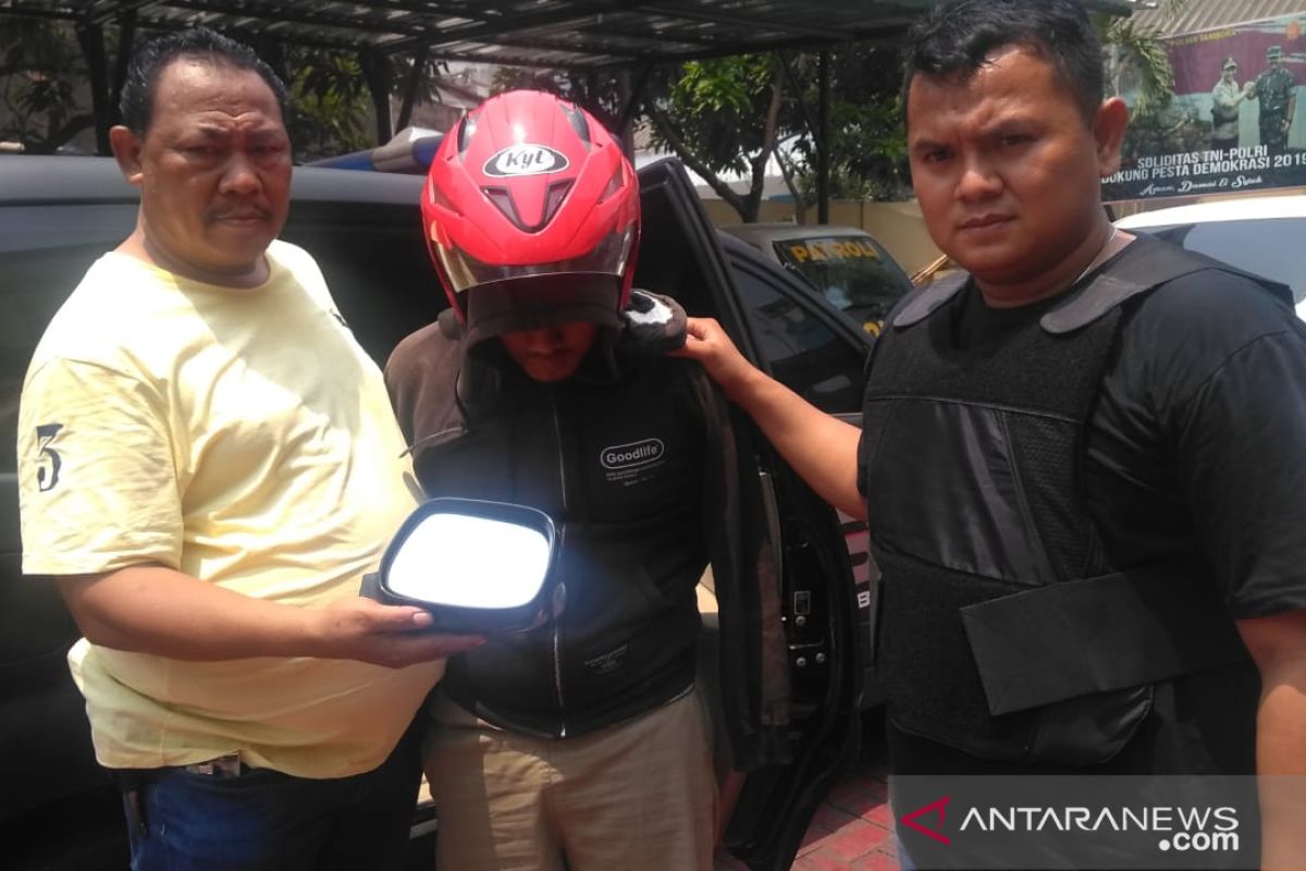 Polisi bekuk residivis pencuri kaca spion