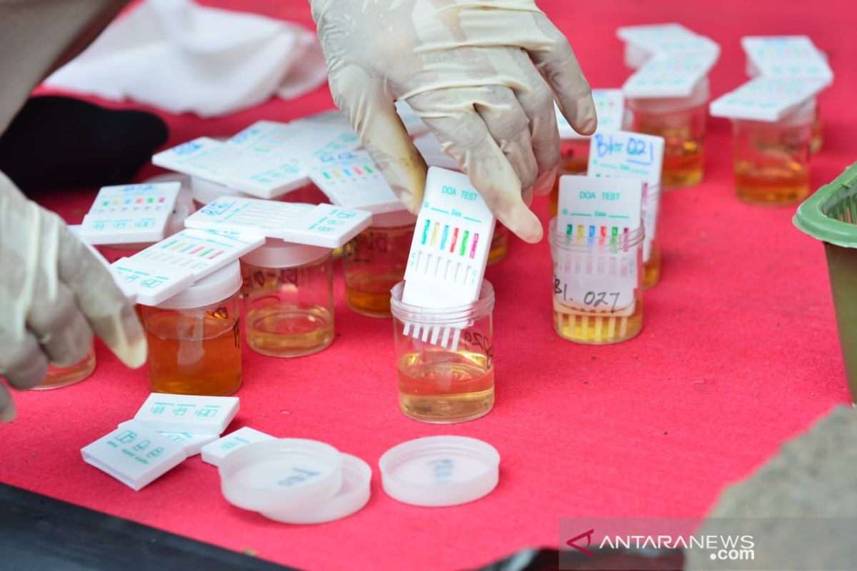 BNN memeriksa urine kepala sekolah di Lombok Barat