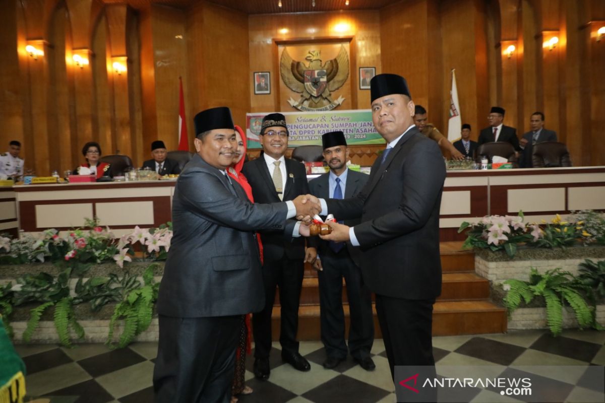 Pimpin DPRD Asahan sementara diserahkan kepada Baharuddin