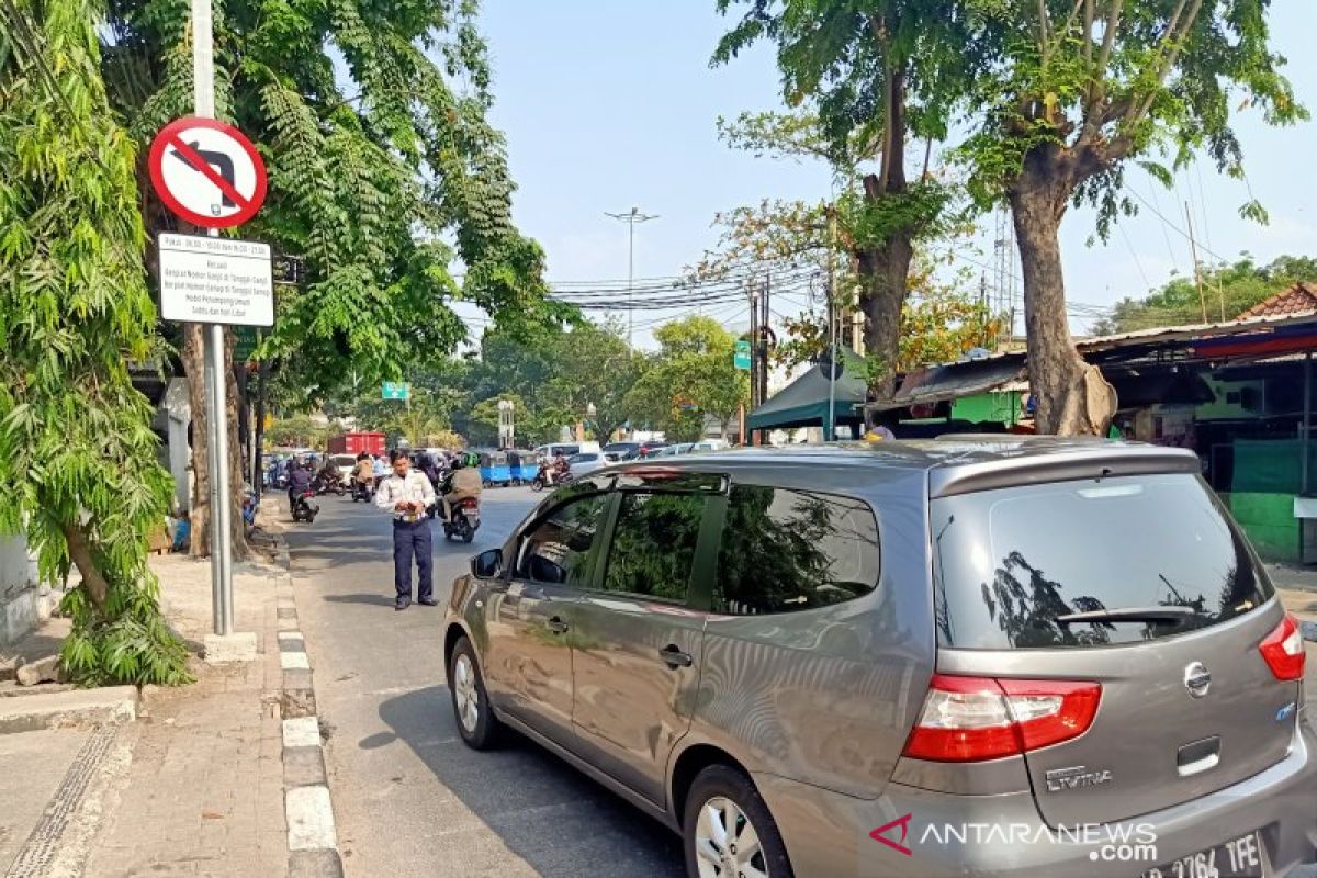 Polantas Matraman tilang sembilan pelanggar ganjil-genap