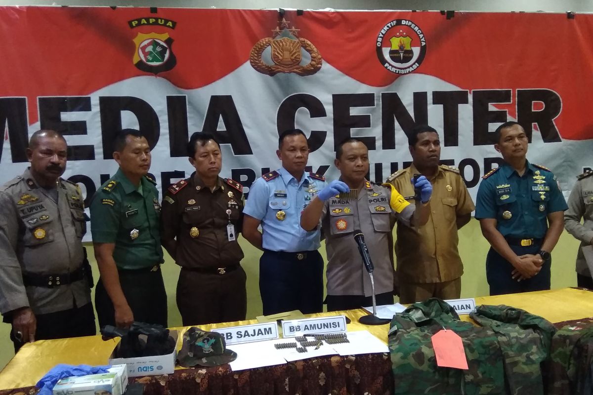 Polres Biak Numfor tangkap pembawa 64 butir amunisi tujuan Serui