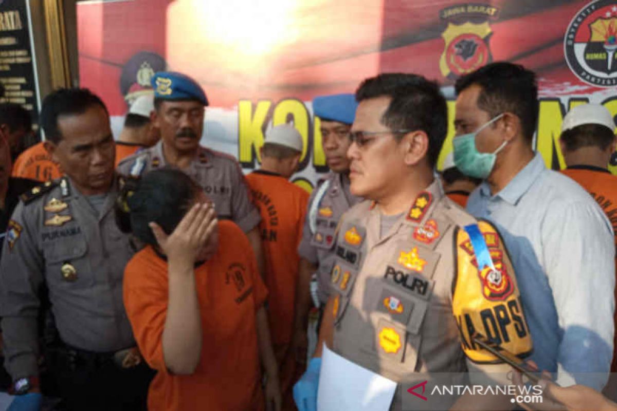 Empat pengedar narkoba jenis sabu dibekuk Polres Cirebon