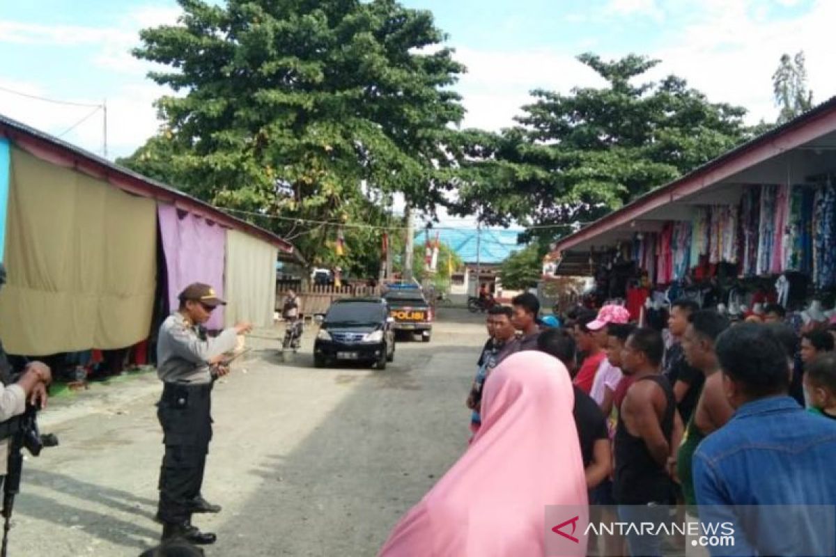 Polres Nabire gelar patroli sekaligus sambangi warga