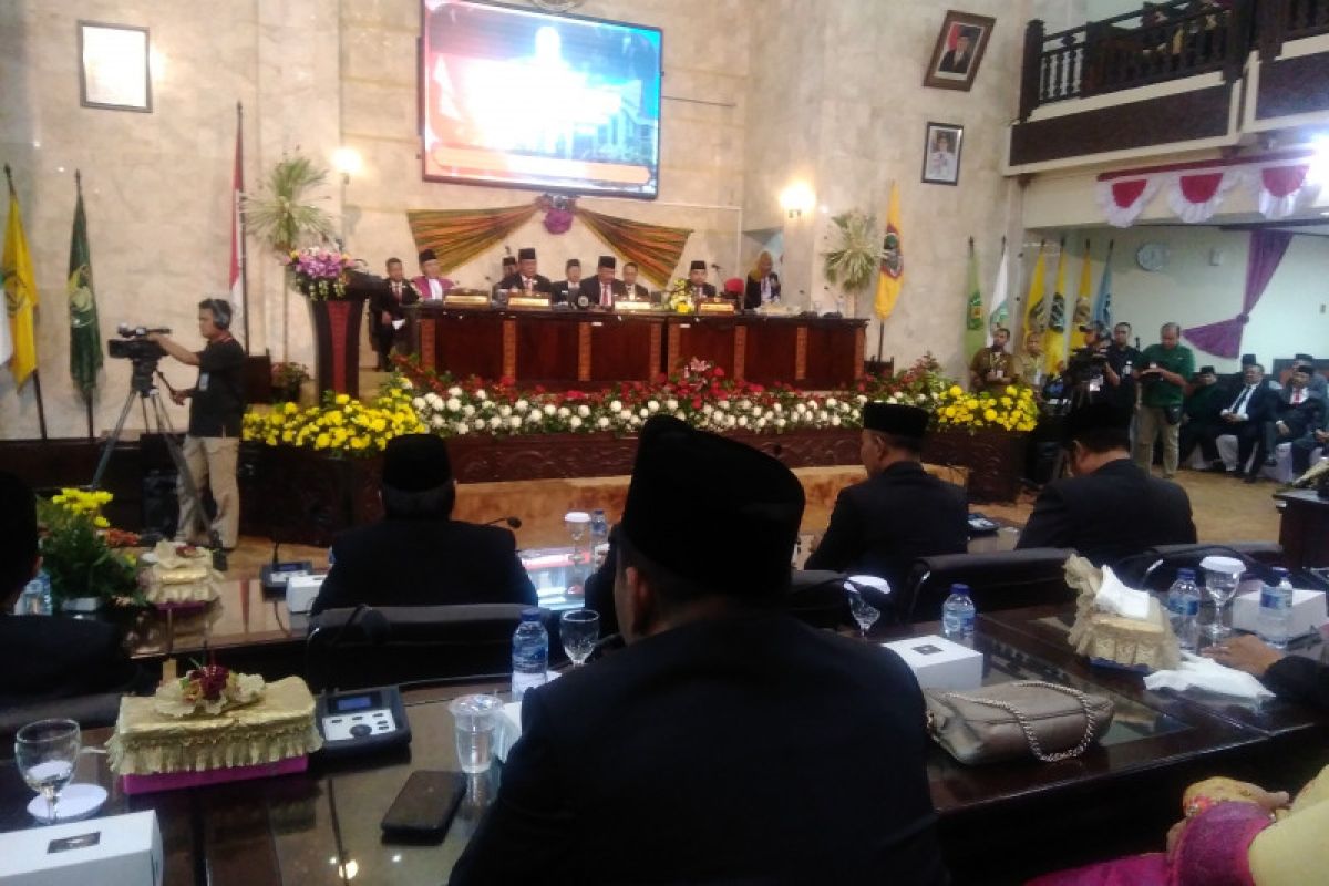 PDIP dan Golkar pimpinan sementara DPRD Kalsel