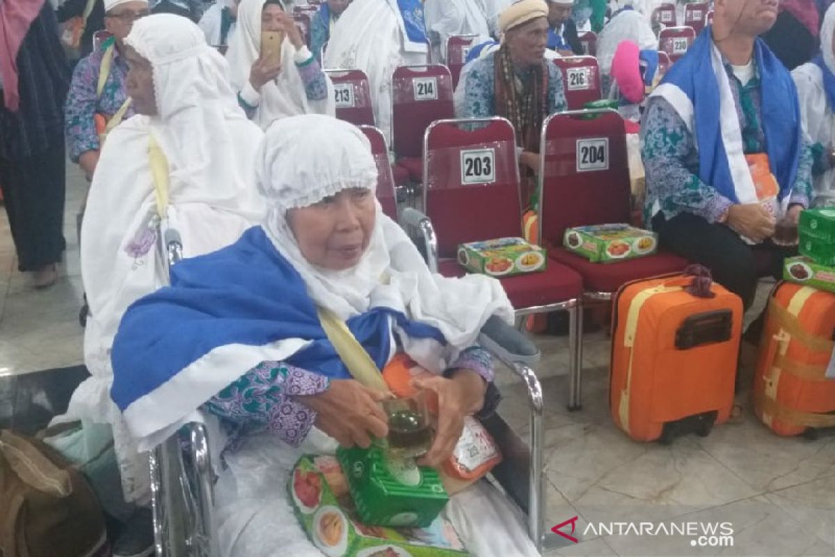 Meski dalam keadaan stroke, Nur Asiah sukses laksanakan ibadah haji