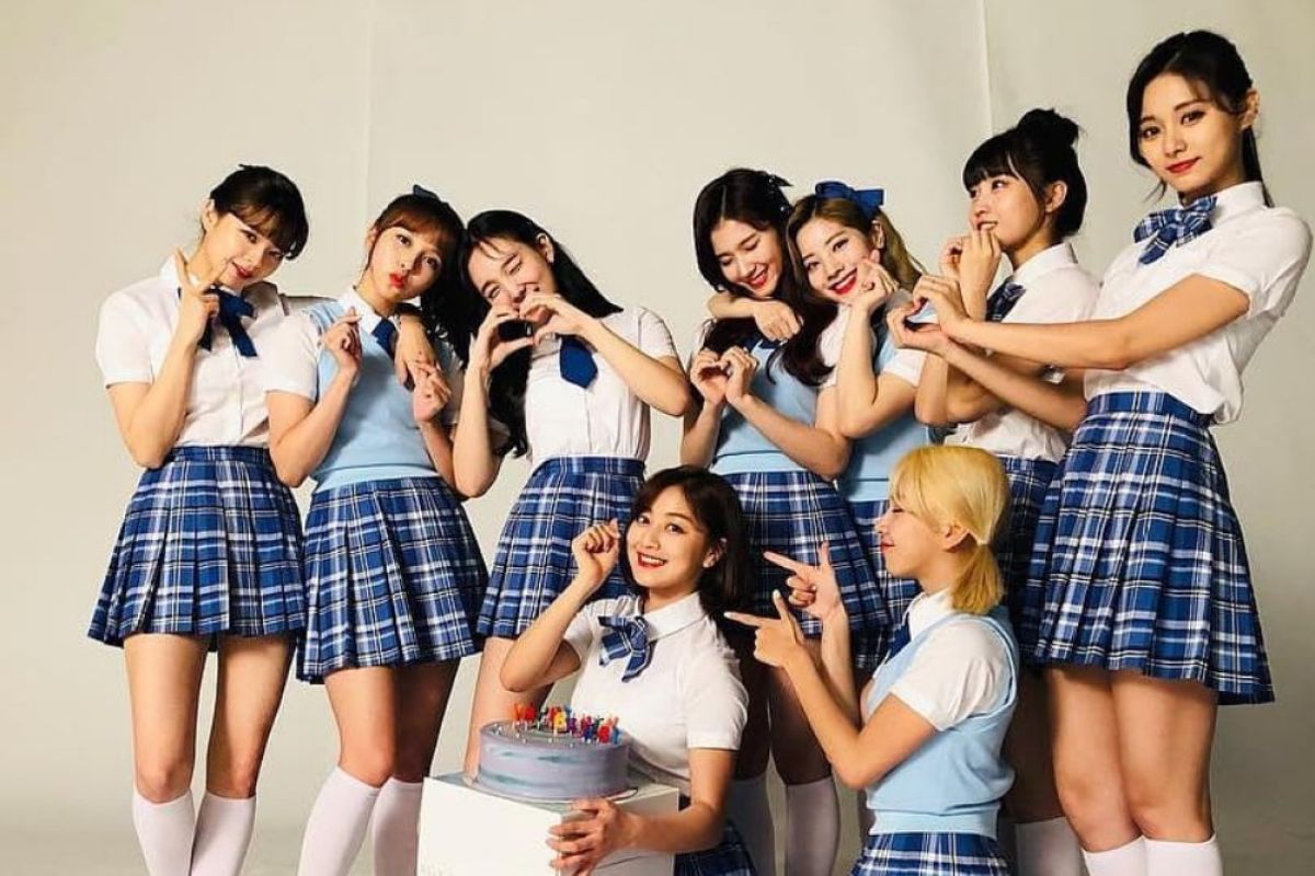 TWICE grup idola K-Pop perempuan terlaris di Jepang