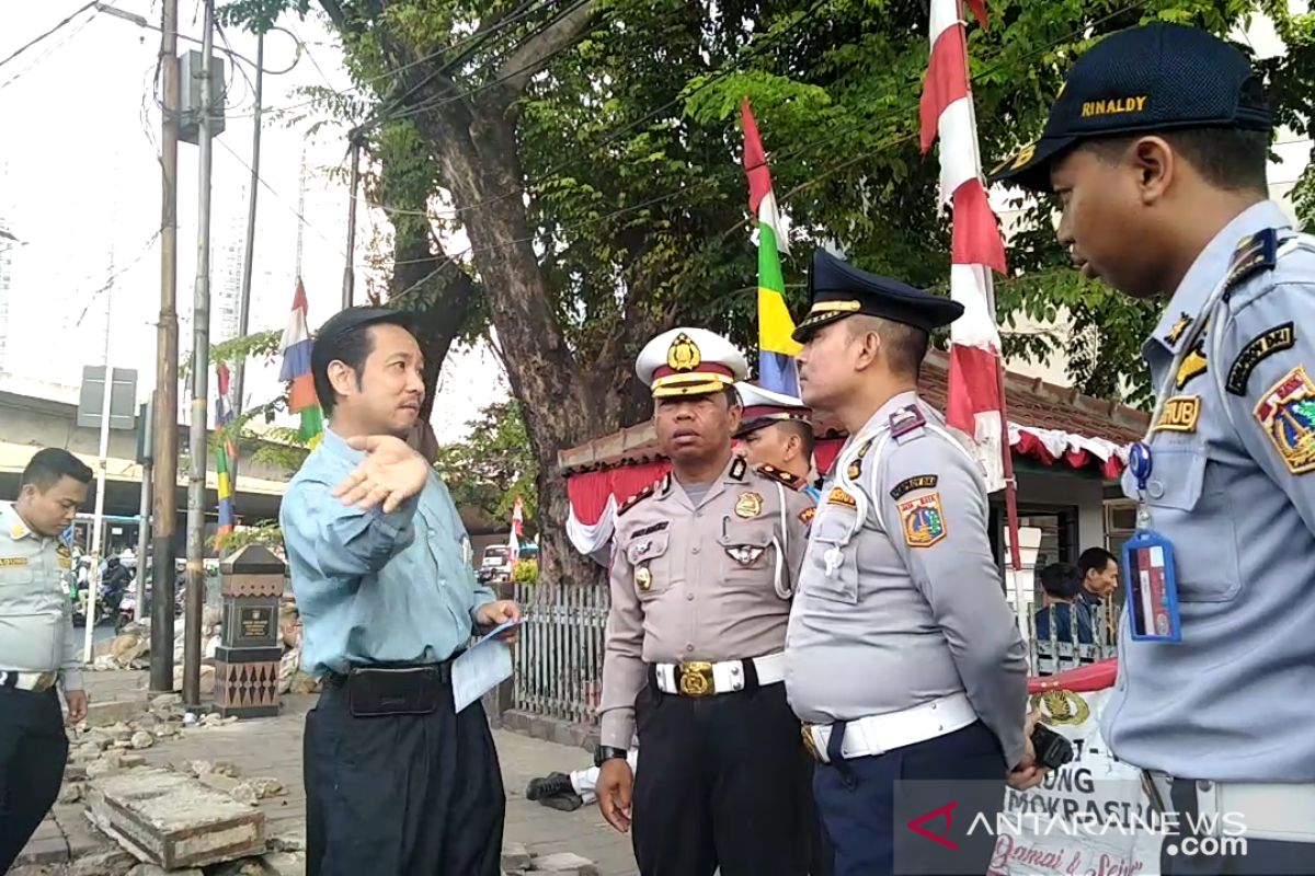 Ragam alasan pengendara  langgar aturan perluasan ganjil-genap