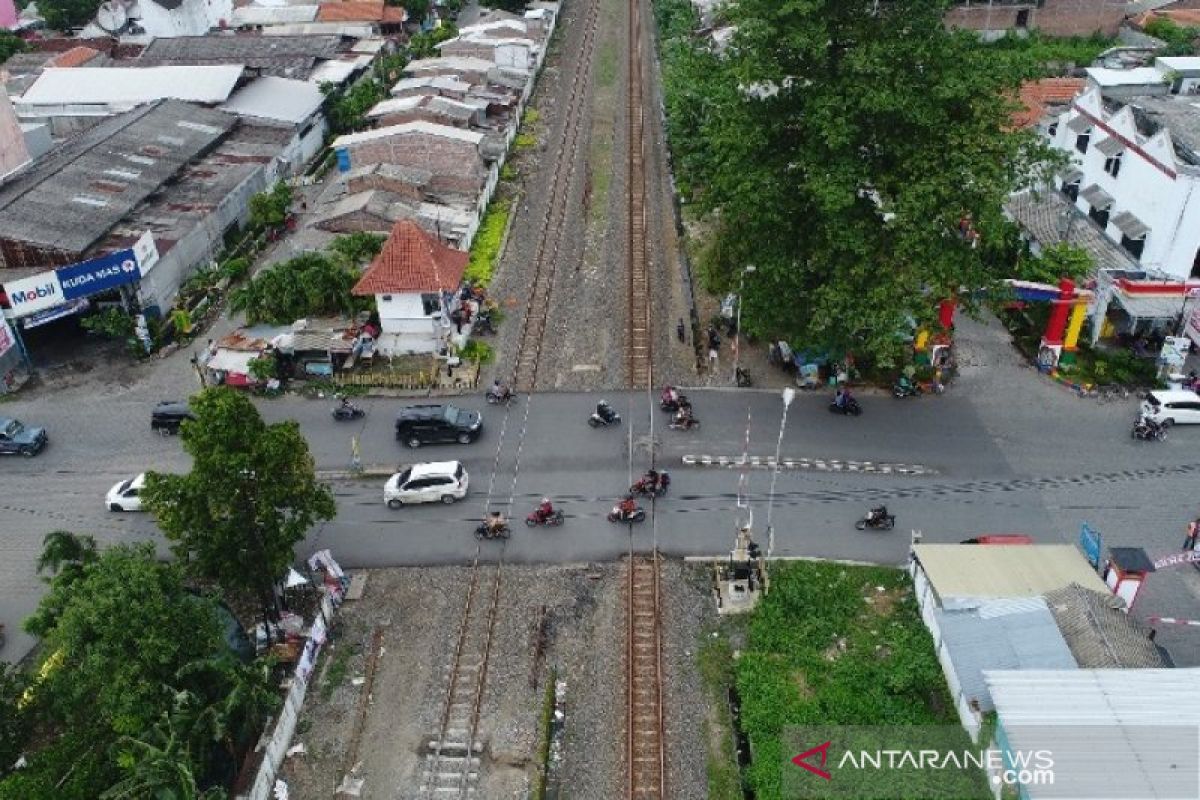 Pengamat nilai perlintasan sebidang pada prinsipnya bersifat sementara