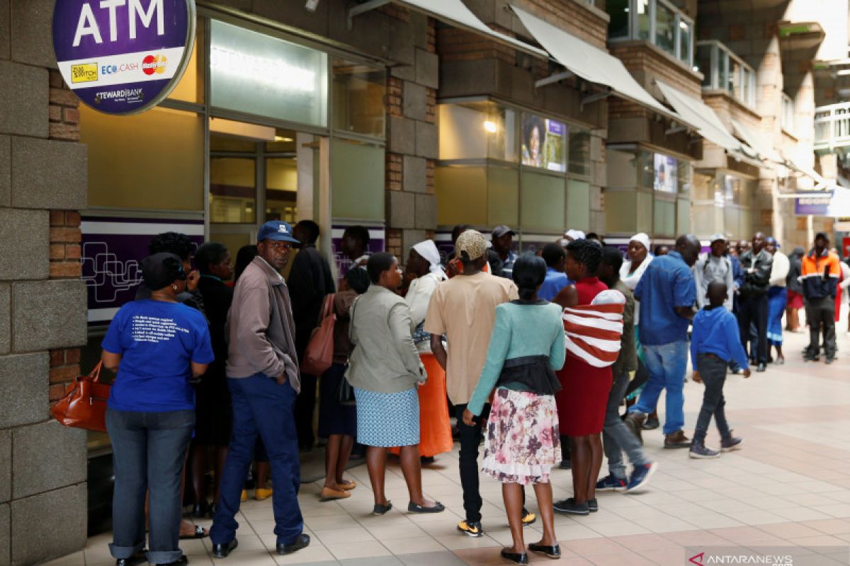 Hyper inflasi, PNS di Zimbabwe tidak sanggup bekerja
