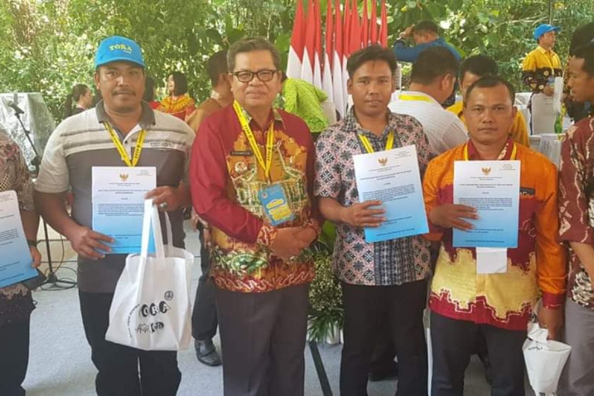 Presiden serahkan SK redistribusi TORA dan Hutan Adat Kalimantan