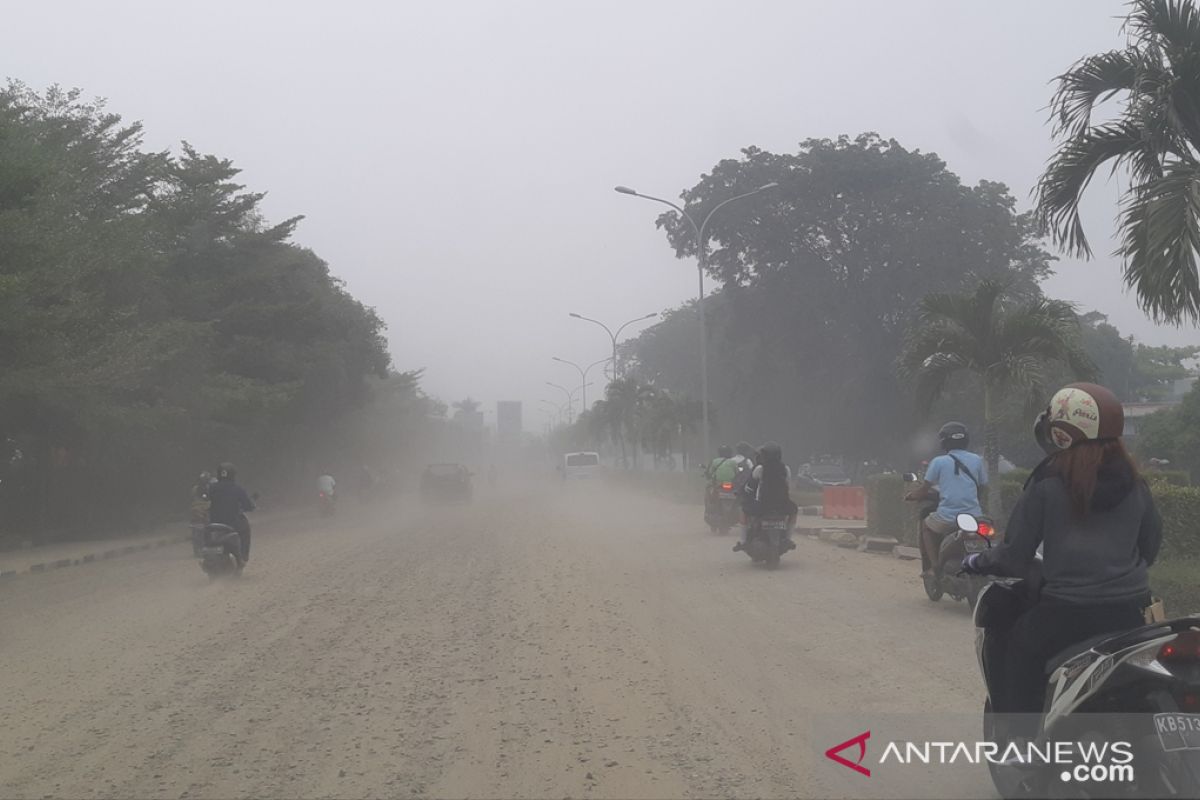 Warga keluhkan debu proyek di Jalan A Yani Pontianak