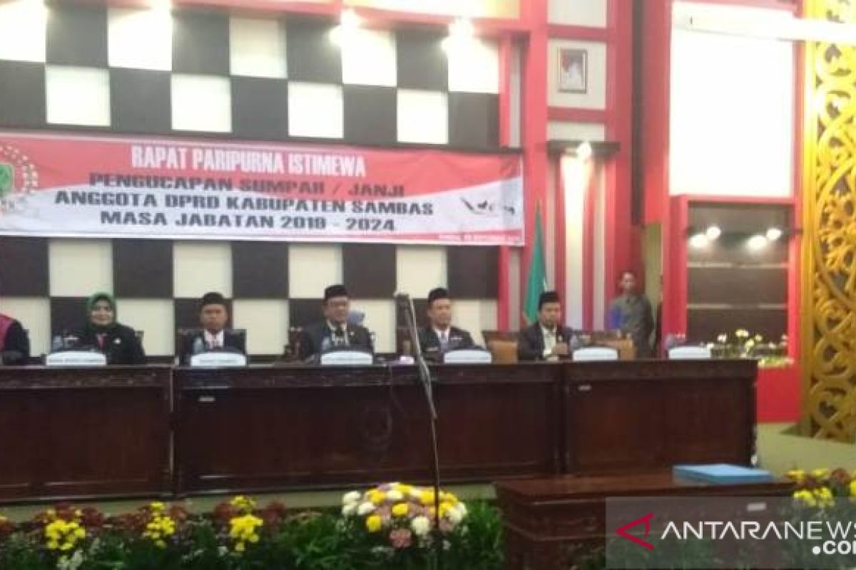 45 anggota DPRD Sambas periode 2019 - 2024 resmi dilantik