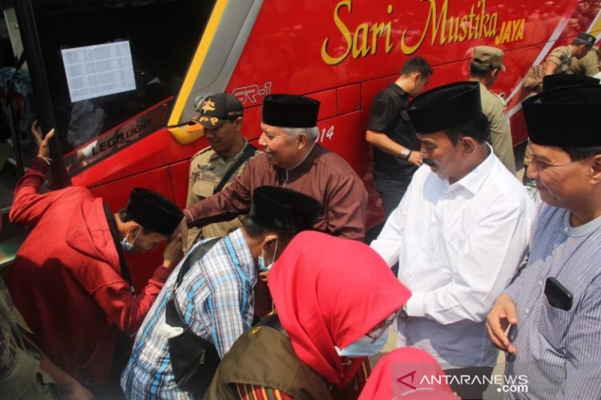 150  haji Tanjabbar disambut di alun-alun Kualatungkal