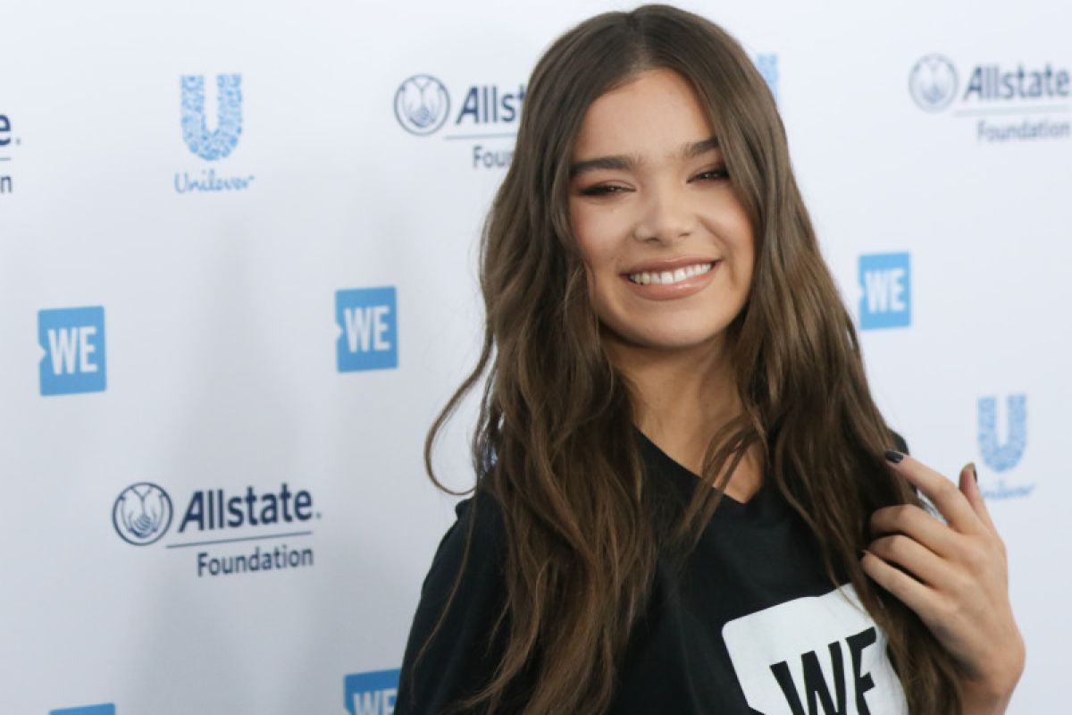 Hailee Steinfeld diincar untuk gabung di serial TV "Hawkeye"