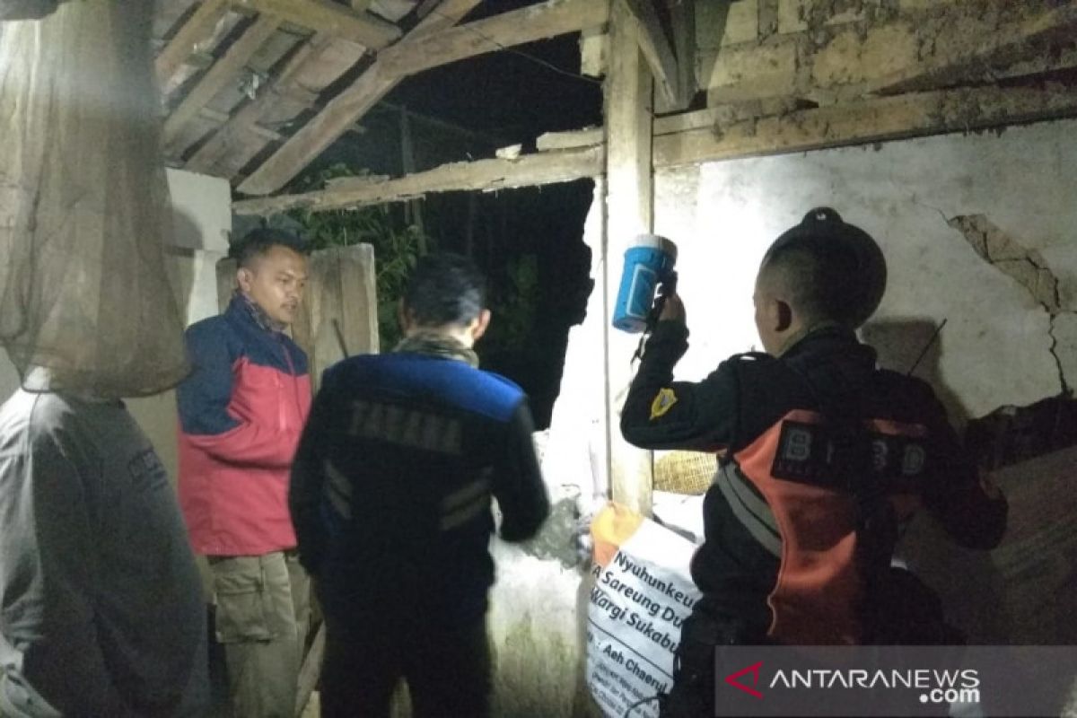 Bencana alam rusak puluhan rumah di Sukabumi sepanjang Agustus 2019