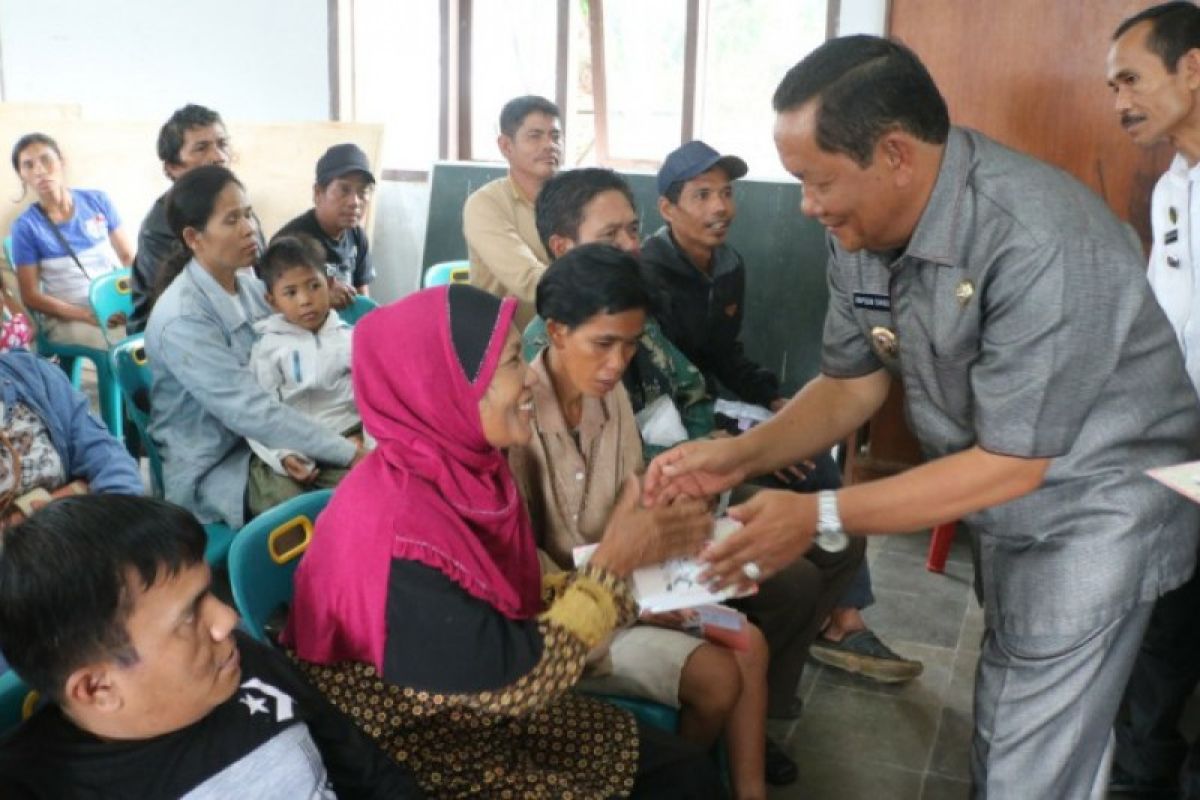 Pemkab Samosir salurkan bansos lansia dan difabel