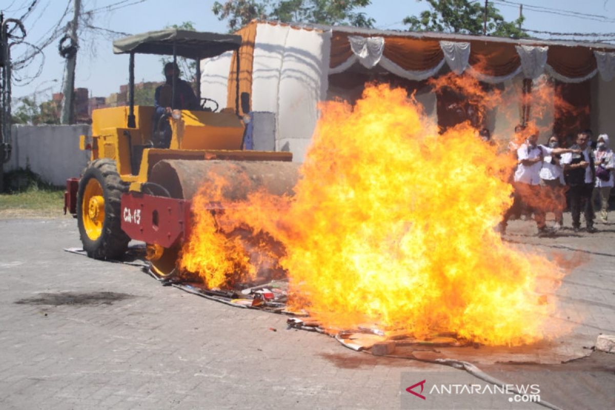 Kemendag musnahkan barang impor ilegal senilai  Rp8 miliar