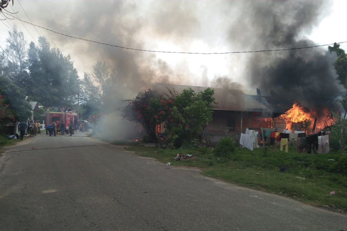 Dua unit rumah hangus terbakar di Aceh Jaya