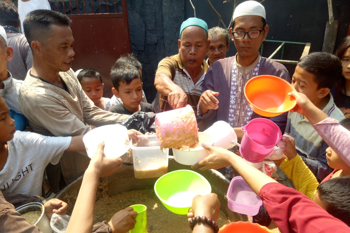 Perkampungan  arab Palembang lestarikan tradisi bubur suro 10 Muharram