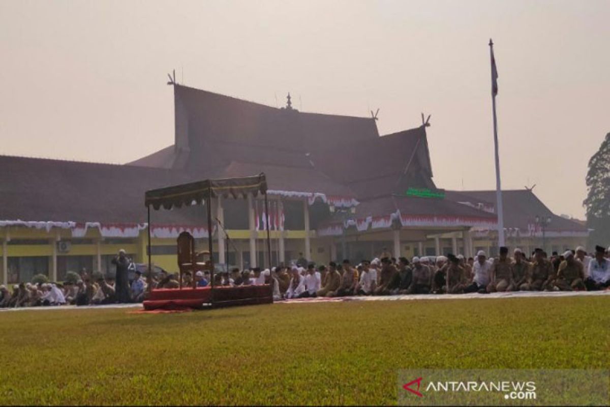 Pemkab Kotawaringin Barat gelar shalat istisqa serentak