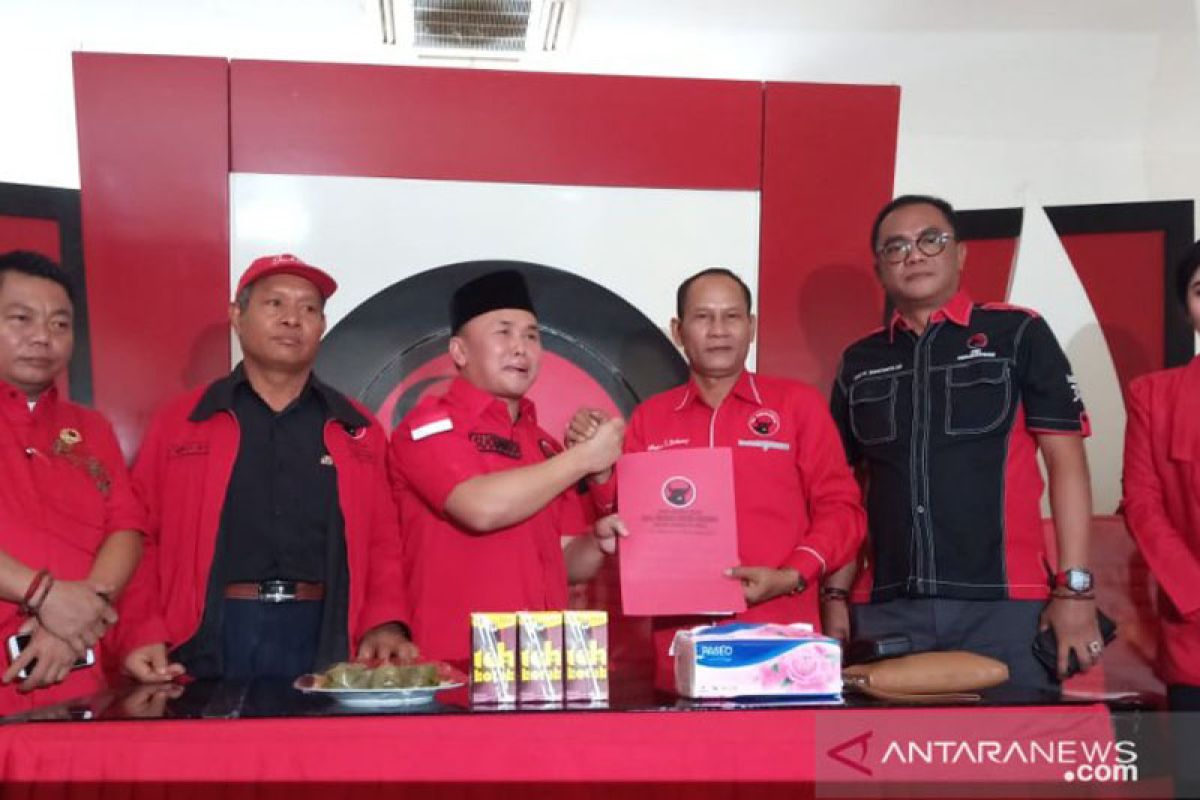 Sugianto orang pertama mendaftar ke PDIP Kalteng