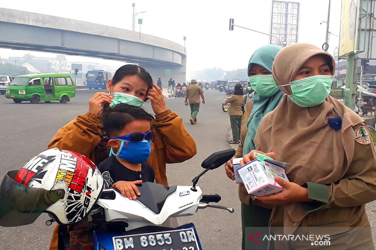 Karhutla Riau - Gubernur Riau perintahkan buat posko kesehatan antisipasi kabut asap, begini penjelasannya