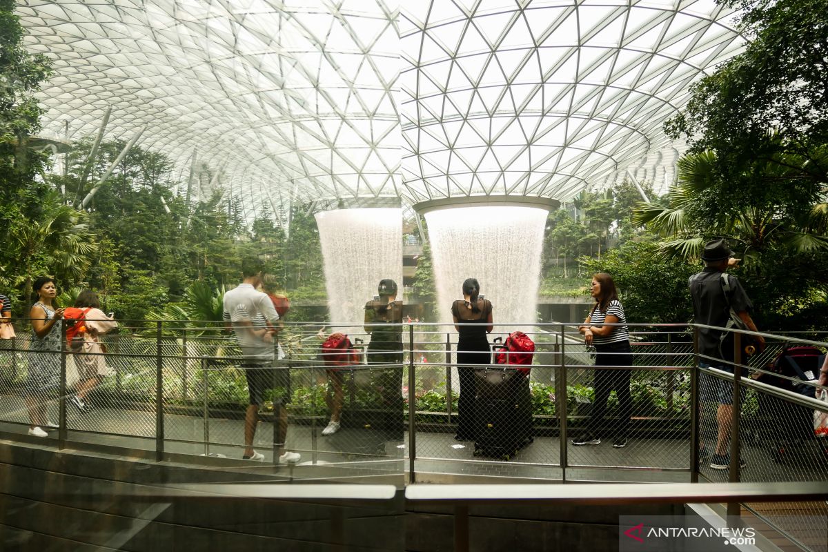 Mulai 2 Juni, Singapura izinkan pelancong transit di Bandara Changi