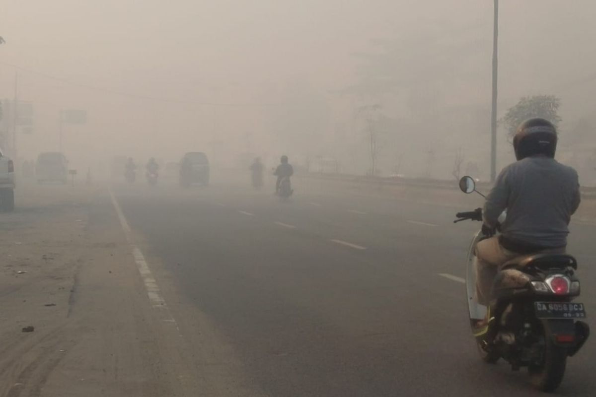 Kabut asap mulai masuk rumah penduduk