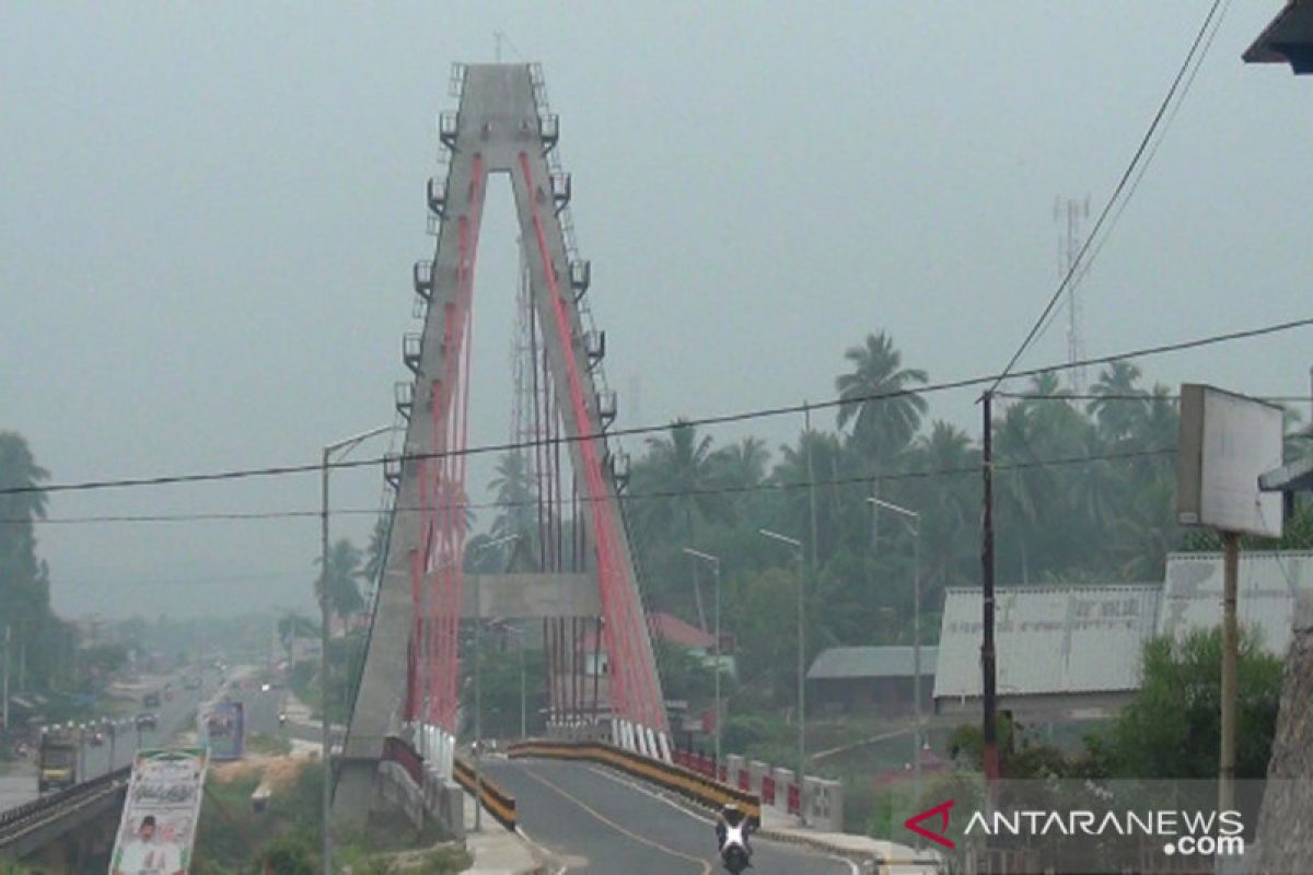 Jarak pandang 1.000 meter, Dharmasraya diselimuti asap kiriman Riau dan Jambi