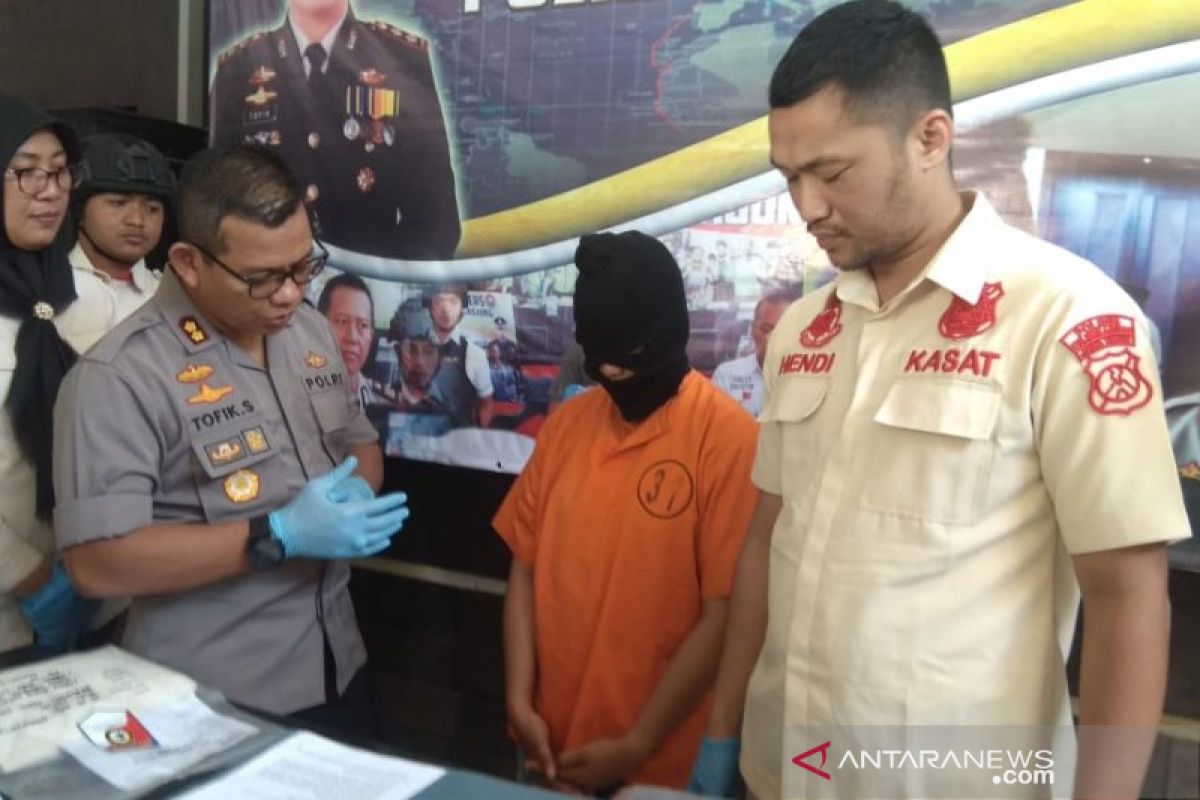 Polisi gerebek dua siswi SMK pasangan sesama jenis di hotel