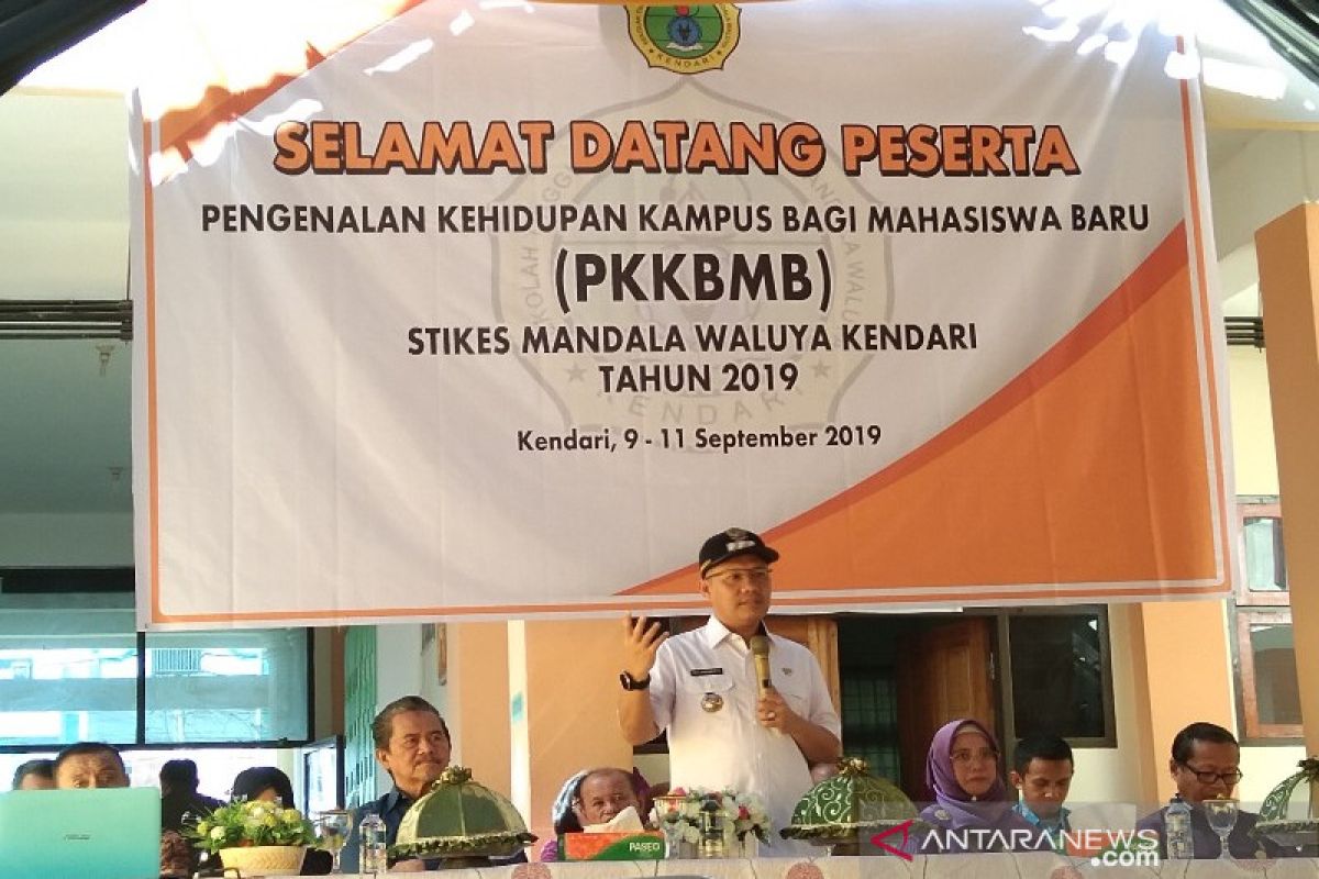 Wali Kota Kendari memotivasi mahasiswa baru