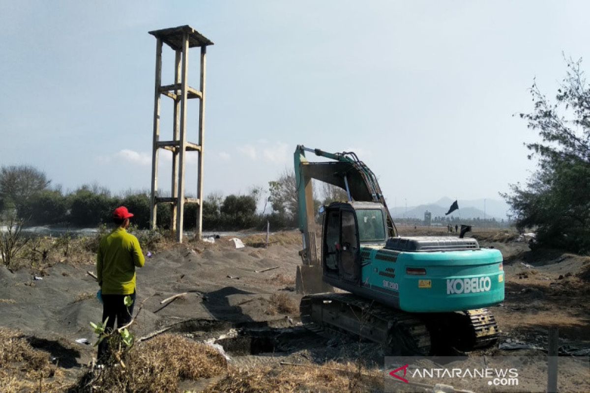 Kulon Progo meratakan 10 kolam tambak udang di selatan bandara