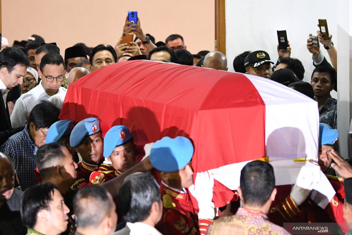 Habibie, bapak teknologi  yang tak lekang oleh waktu