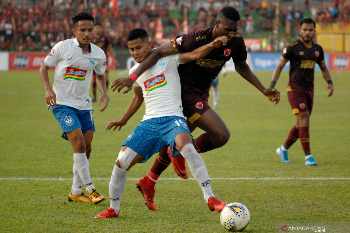 Sepak bola -PSIS kalahkan  PSM 1-0