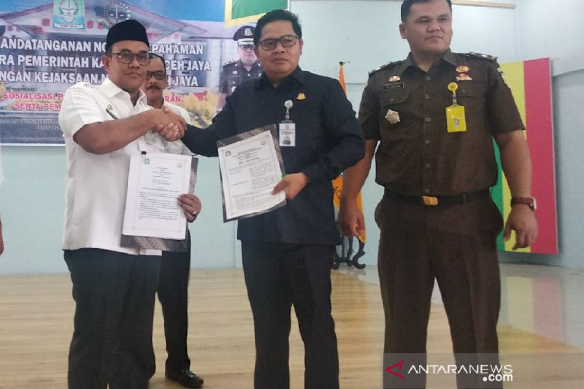 Pemkab Aceh Jaya tanda tangani MoU dengan Kejaksaan Negeri