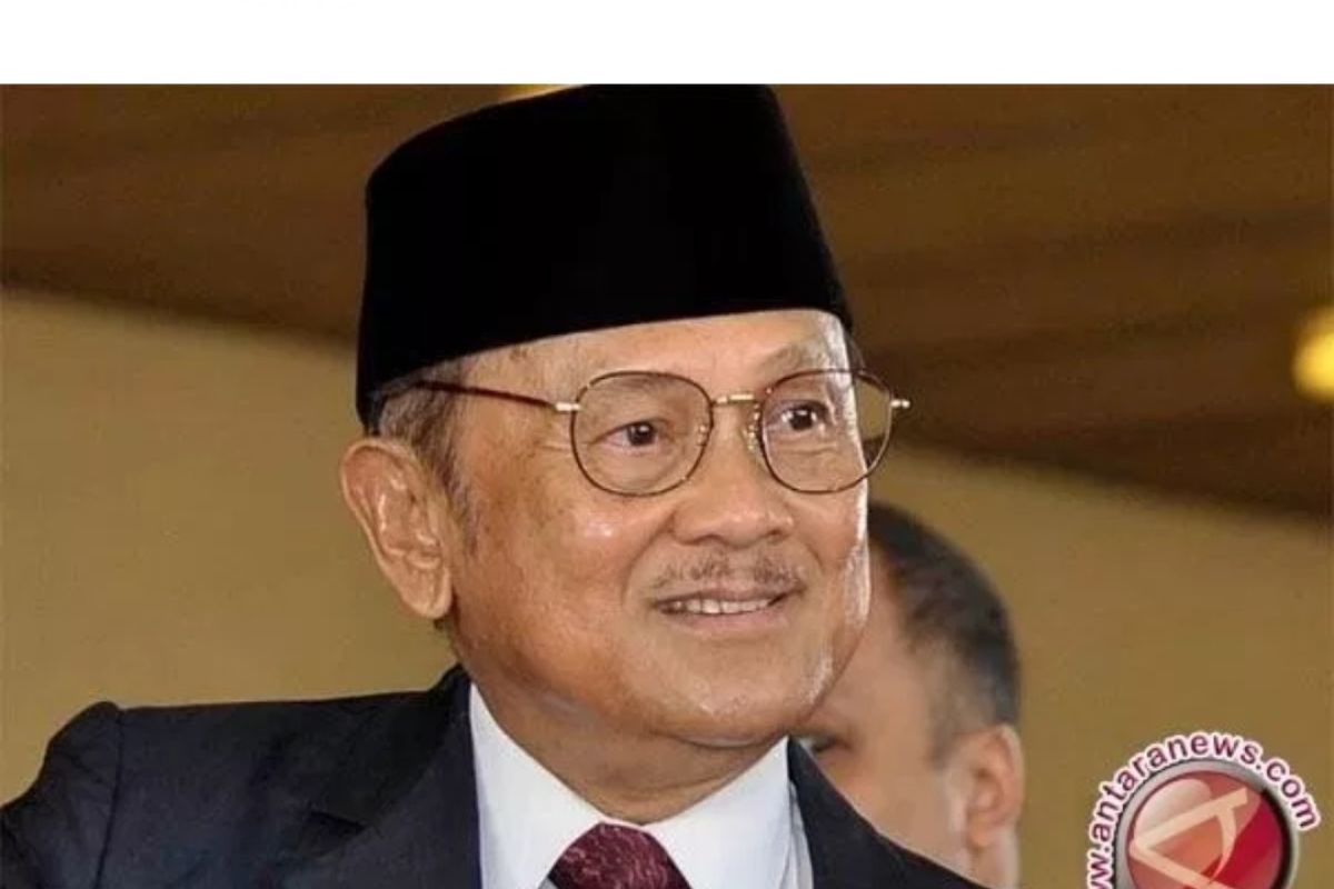 Parni Hadi sebut Habibie tak peduli soal IQ-nya