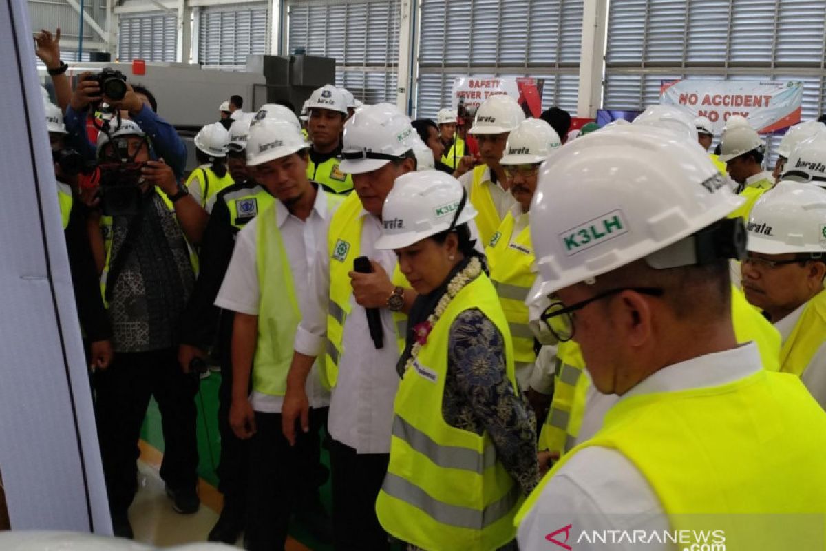 Menteri Rini dorong kemandirian BUMN manufaktur dalam pembuatan mesin (Video)