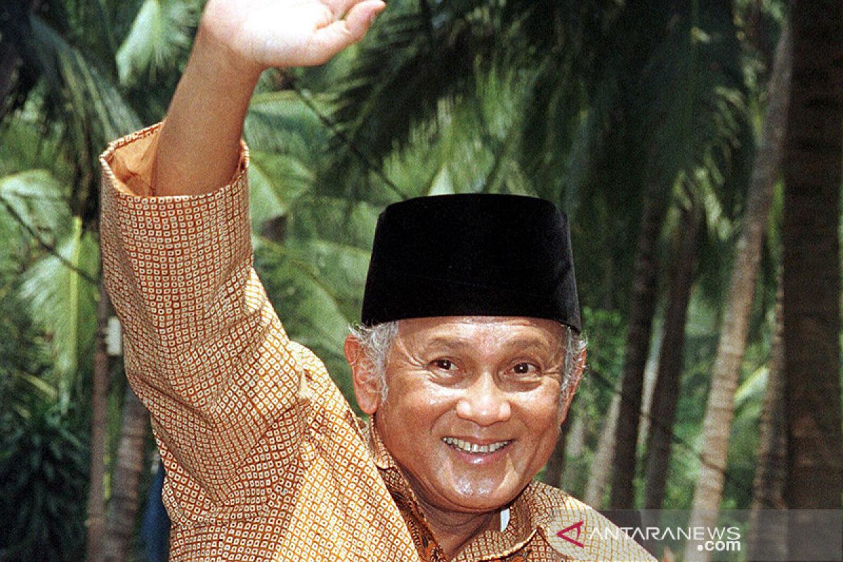 BJ Habibie wafat, sosok pendobrak industri penerbangan itu telah tiada