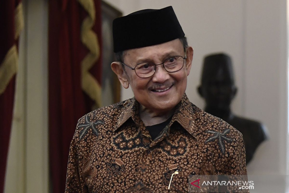 BJ Habibie wafat, warga Gorontalo berduka