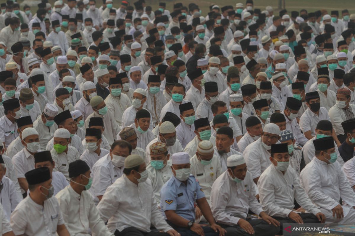 Ribuan warga Riau shalat meminta hujan saat kabut asap makin parah