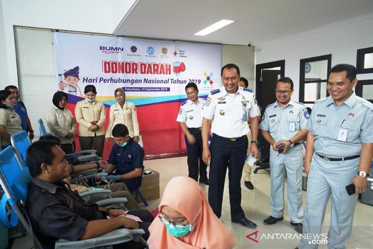 Dinas Perhubungan Riau kumpulkan 60 kantong darah