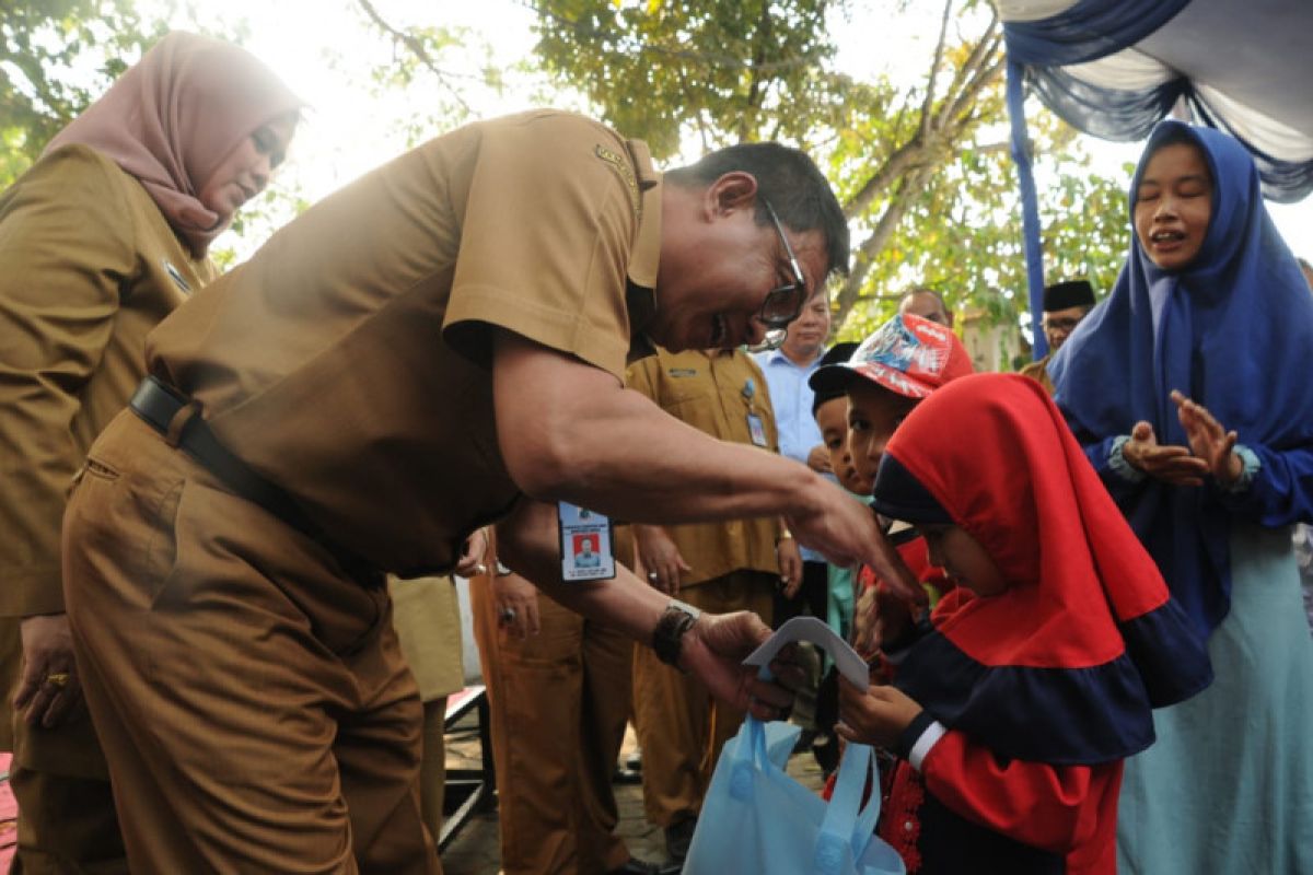 Peringati 10 Muharam,  Pemkab dan Klinik Agara Lebak Santuni anak yatim