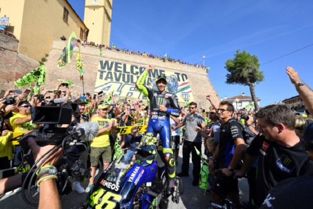 Valentino Rossi mudik bawa motor M1 ke kampung